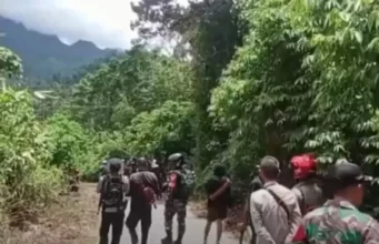 Kapolri Beri Kenaikan Pangkat kepada Bripka Husni yang Tewas Ditembak saat Lerai Bentrokan