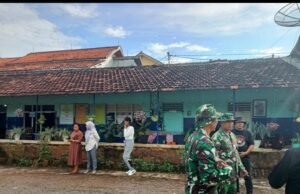 Kerja Nyata Puluhan Anggota Koramil 08 Keling Dan Koramil 12 Donorojo Kodim 0719 Jepara. Bersama Masyarakat Kerja Bakti Baksos Rehap Panti Trisno ing SIWI Desa Kelet