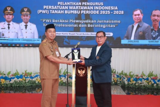 PWI Tanah Bumbu 2025–2028 Dilantik, Bupati Andi Rudi Latif Dukung Profesionalisme Wartawan sebagai Mitra Strategis Daerah