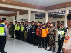 Kapolsek Keling Bersama Muspika Pimpin Langsung Pelaksana an Apel Kesiapan Pengamanan Pergantian Malam Tahun Baru Tahun 2026