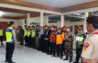 Kapolsek Keling Bersama Muspika Pimpin Langsung Pelaksana an Apel Kesiapan Pengamanan Pergantian Malam Tahun Baru Tahun 2026